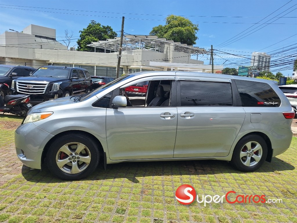 2016 Toyota Sienna LE — foto 5 / 10