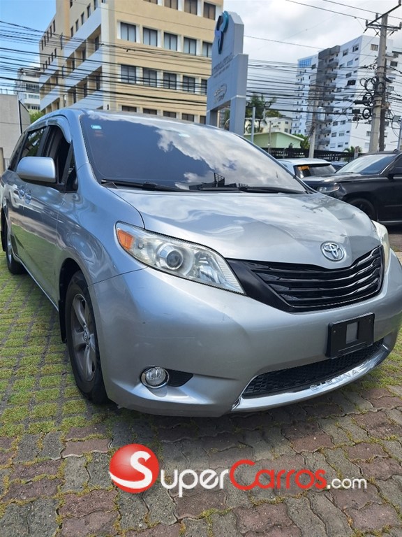 2016 Toyota Sienna LE — foto 10 / 10