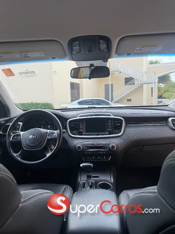 2020 Kia Sorento Limited — foto 6 / 12