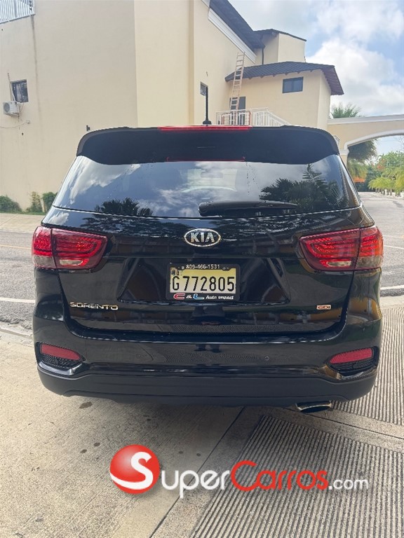 2020 Kia Sorento Limited — foto 8 / 12