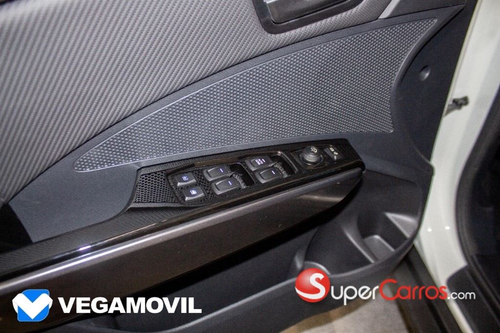 2027 KGM Tivoli SPORT — foto 11 / 12