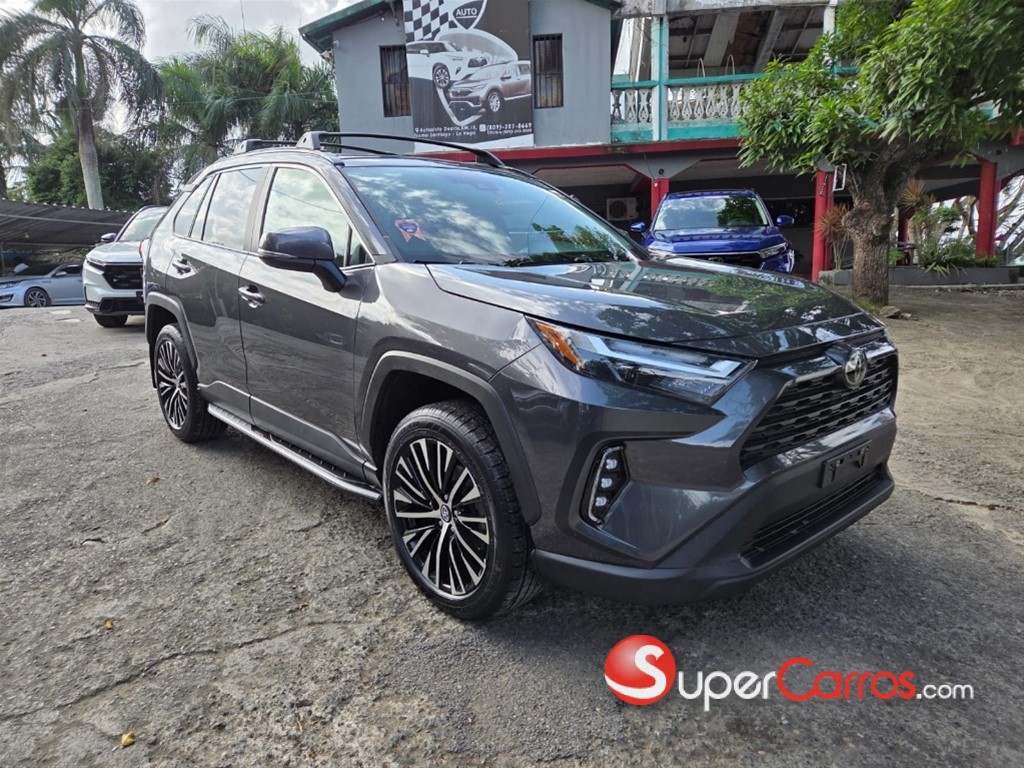 2024 Toyota RAV4 XLE — foto 2 / 12