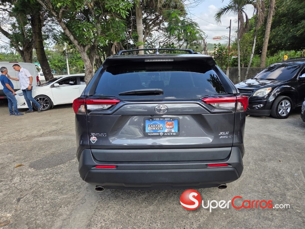 2024 Toyota RAV4 XLE — foto 4 / 12