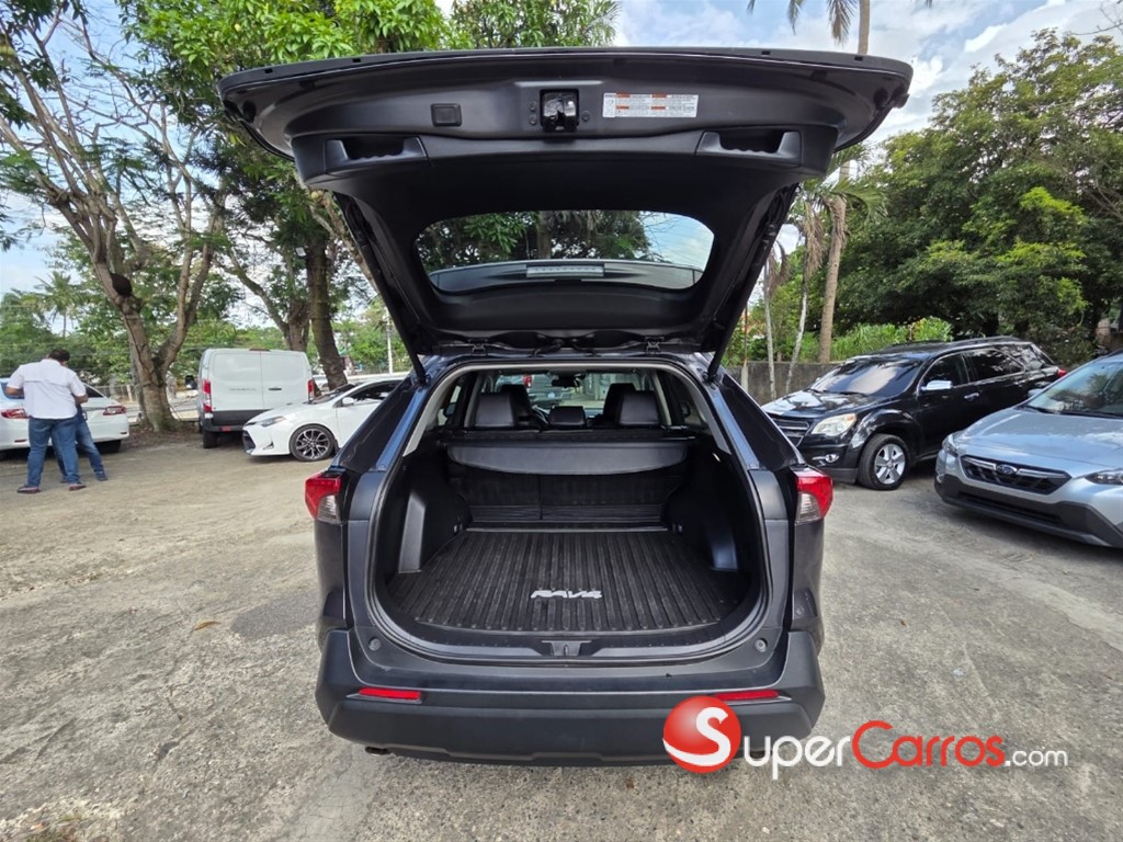 2024 Toyota RAV4 XLE — foto 7 / 12