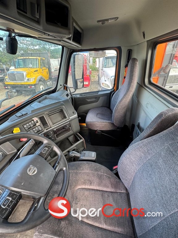 2020 Volvo VNR — foto 10 / 11