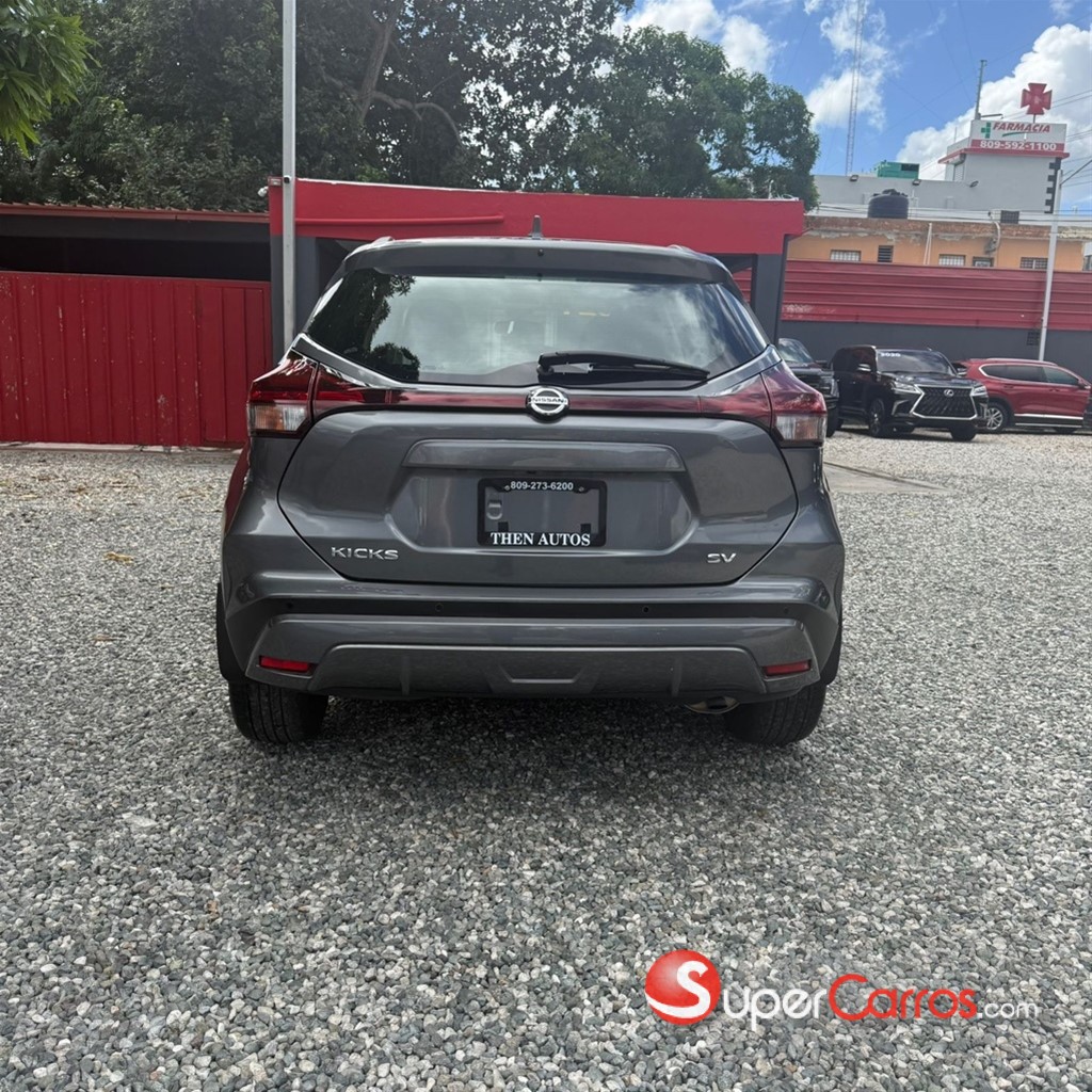 2021 Nissan Kicks SV — foto 5 / 12