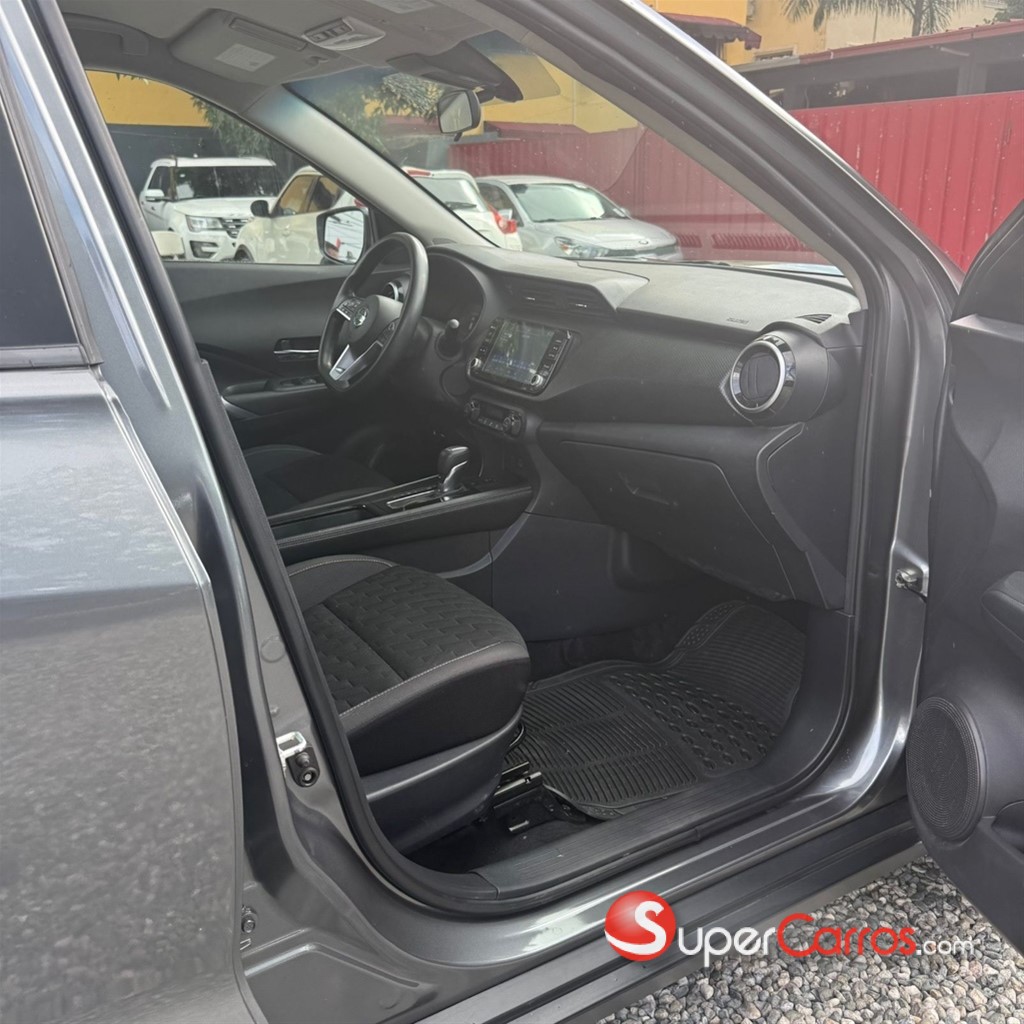2021 Nissan Kicks SV — foto 9 / 12