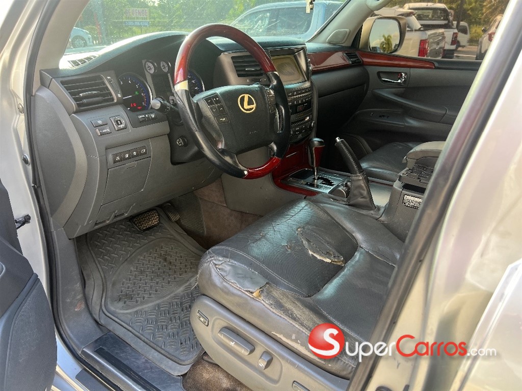 2009 Lexus LX 570 — foto 9 / 10