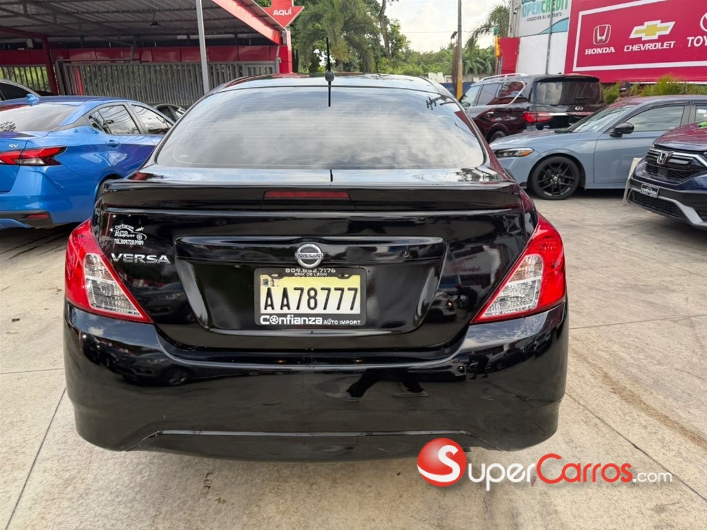 2019 Nissan Versa — foto 5 / 8