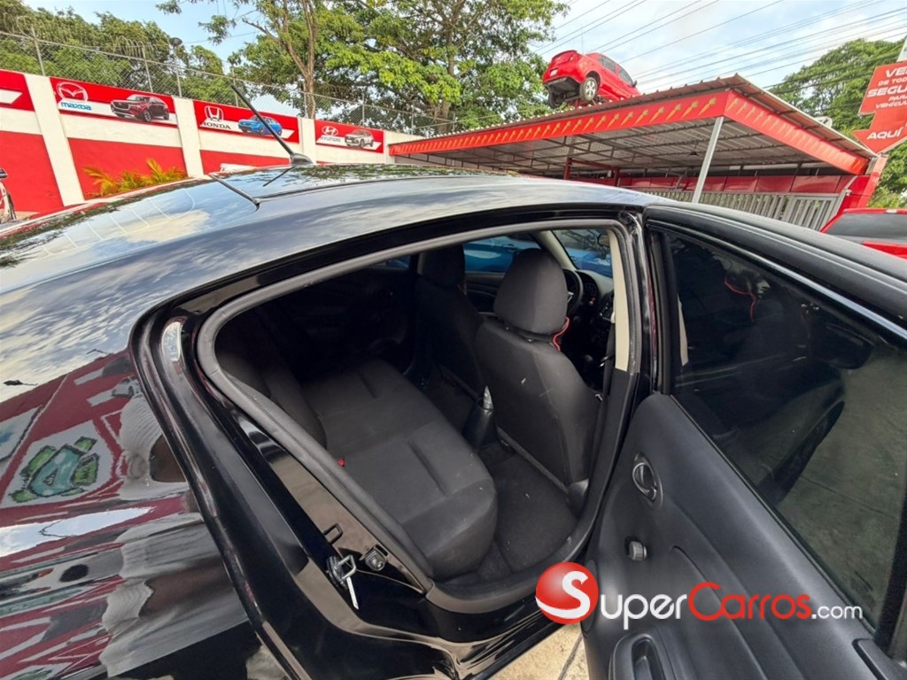 2019 Nissan Versa — foto 7 / 8