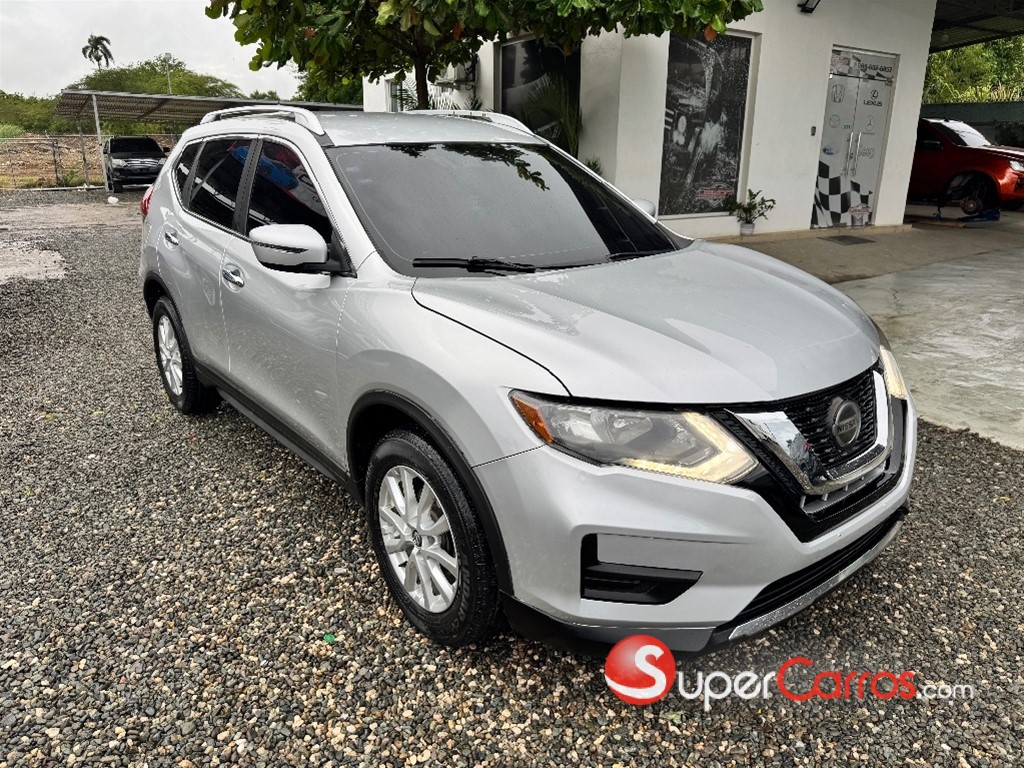 2018 Nissan Rogue SV — foto 2 / 12