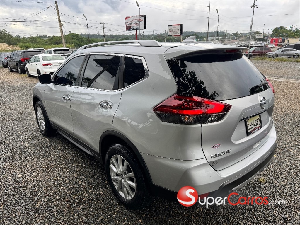 2018 Nissan Rogue SV — foto 3 / 12