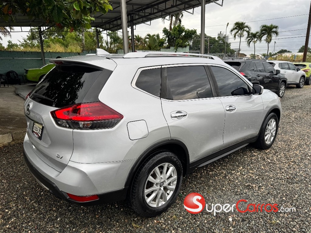 2018 Nissan Rogue SV — foto 4 / 12