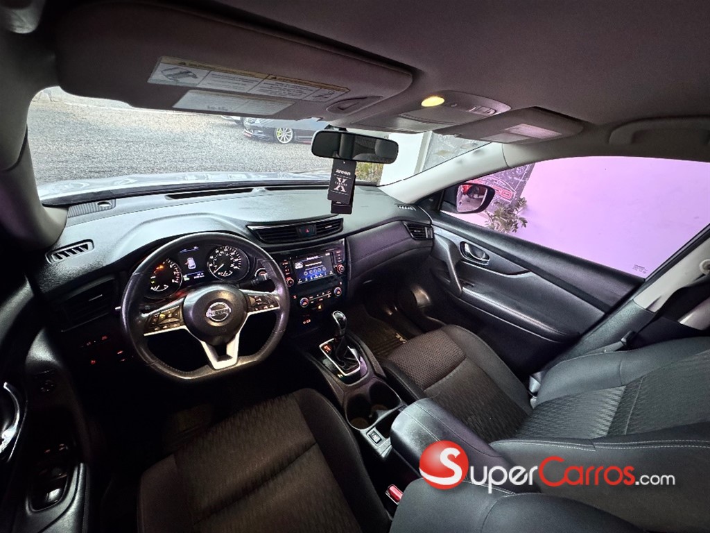 2018 Nissan Rogue SV — foto 10 / 12