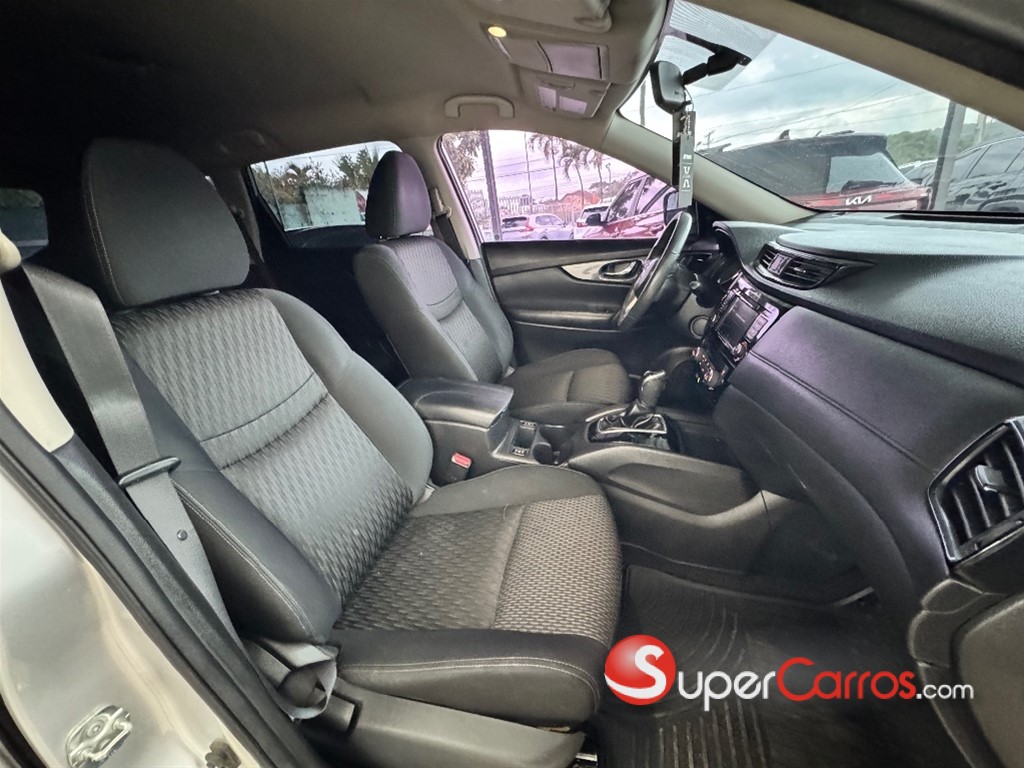 2018 Nissan Rogue SV — foto 11 / 12