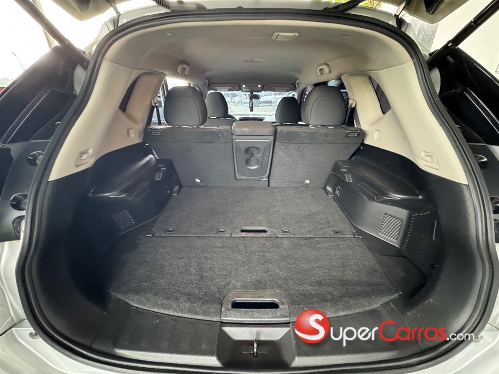 2018 Nissan Rogue SV — foto 12 / 12