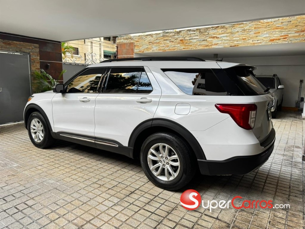 2023 Ford Explorer XLT — foto 6 / 12