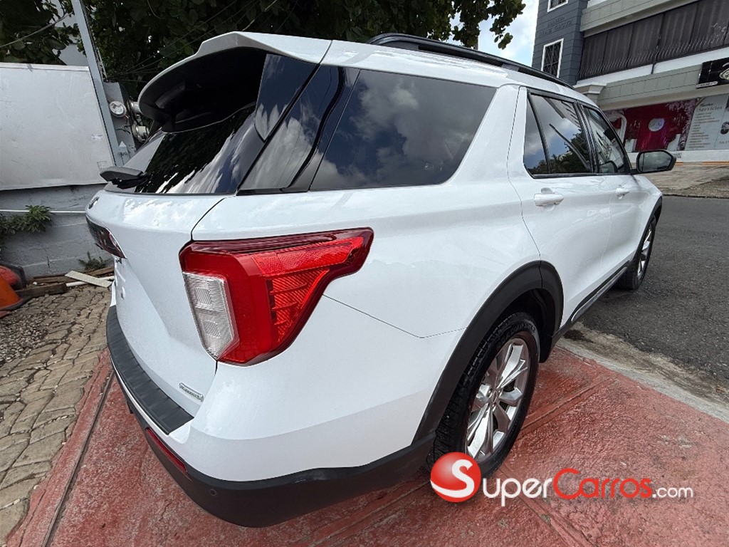 2020 Ford Explorer XLT — foto 6 / 12