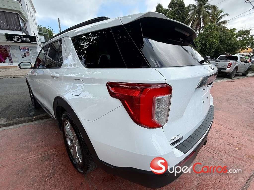 2020 Ford Explorer XLT — foto 8 / 12