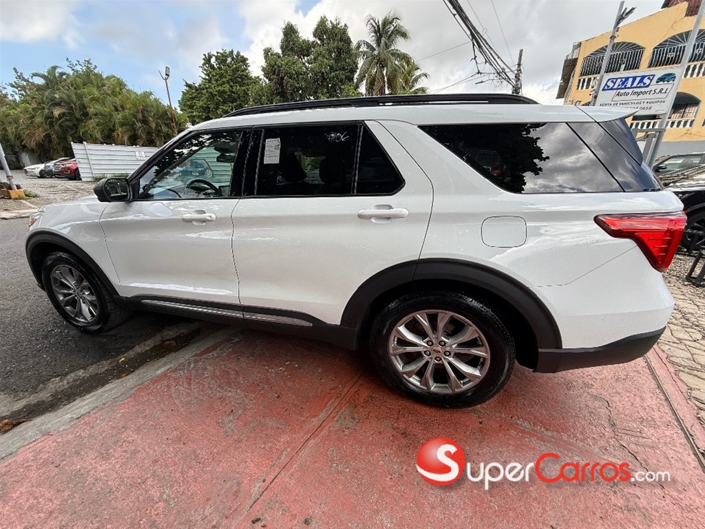 2020 Ford Explorer XLT — foto 9 / 12