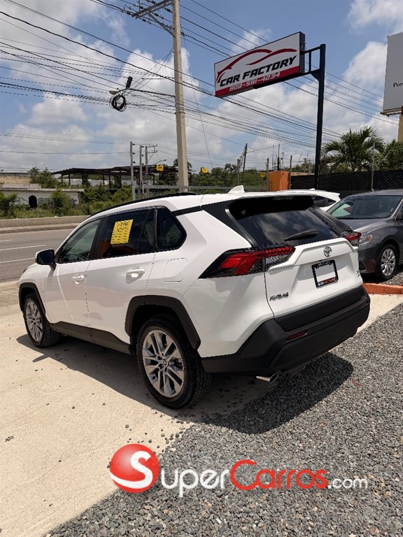 2020 Toyota RAV4 XLE Premium — foto 2 / 12