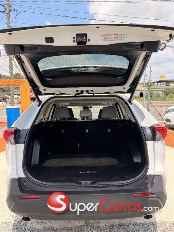 2020 Toyota RAV4 XLE Premium — foto 5 / 12