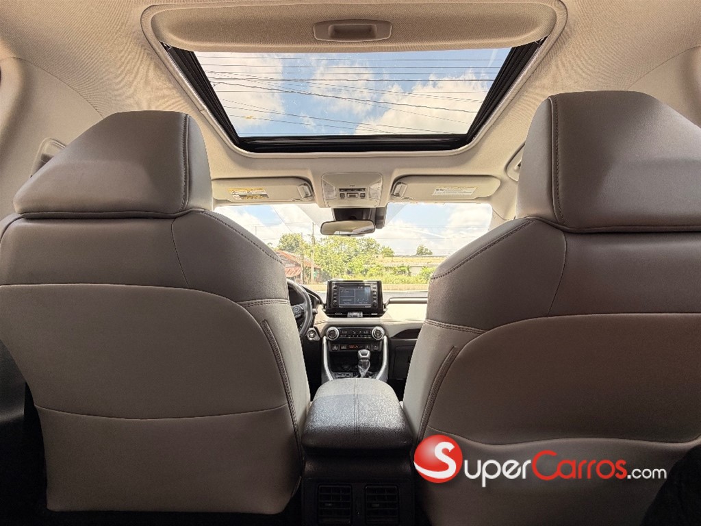 2020 Toyota RAV4 XLE Premium — foto 7 / 12
