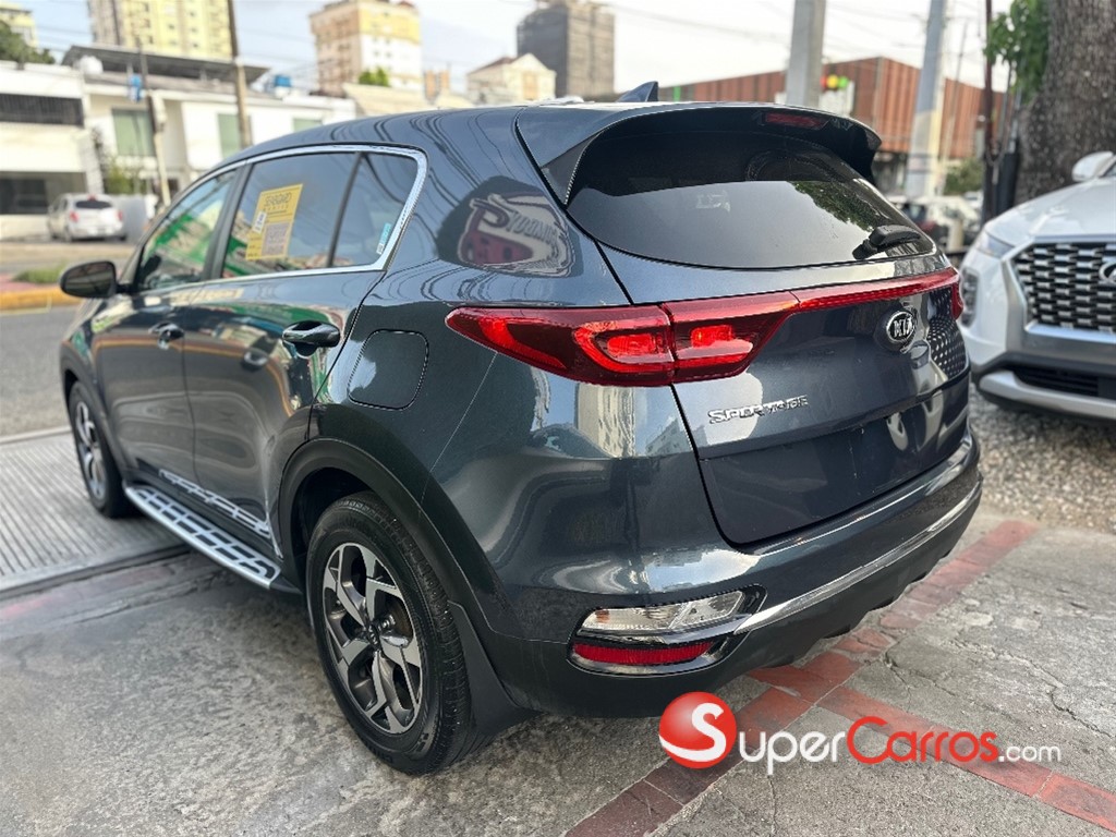 2020 Kia Sportage LX — foto 8 / 10