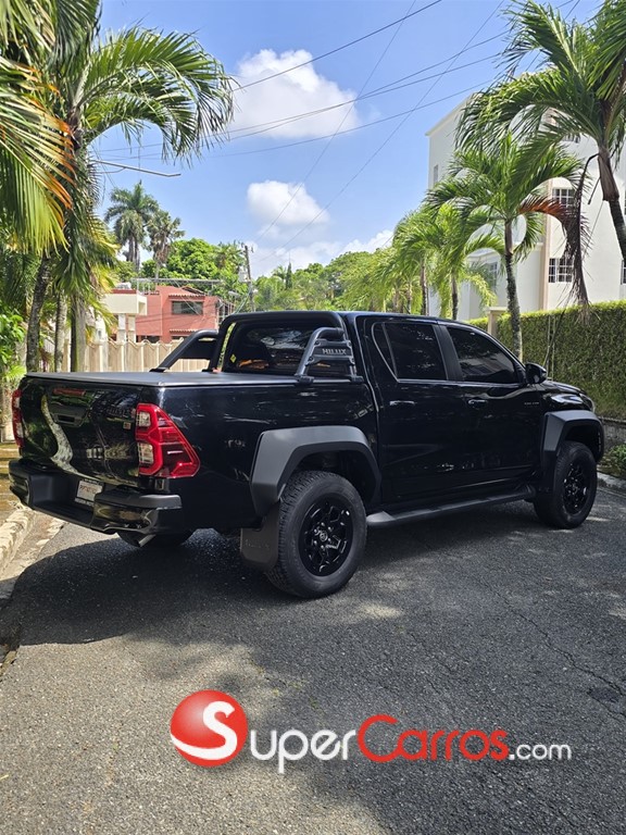 2025 Toyota Hilux GR Sport — foto 3 / 8