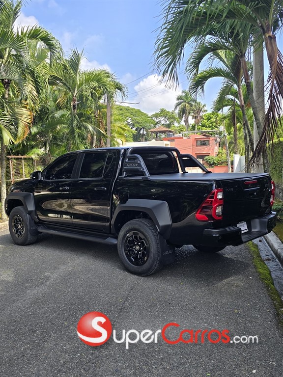 2025 Toyota Hilux GR Sport — foto 4 / 8