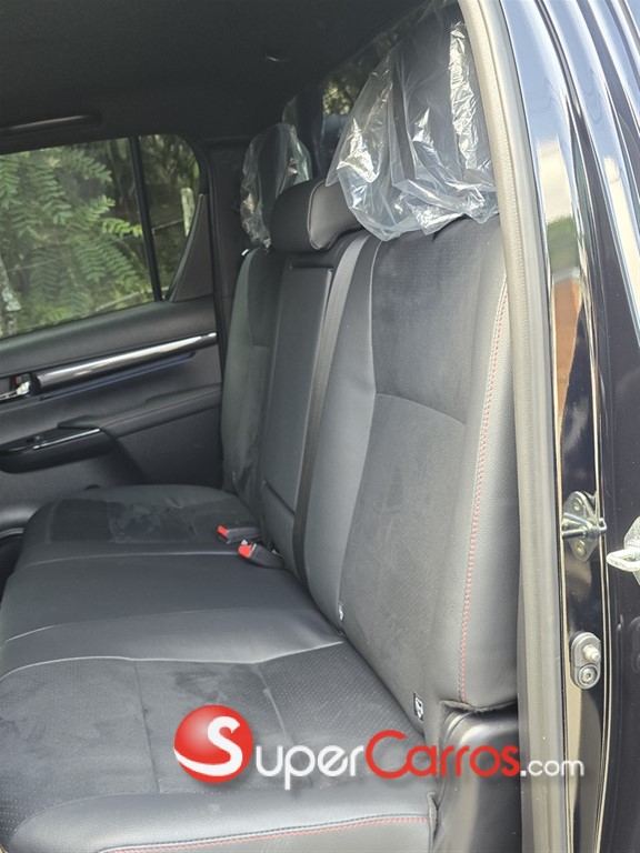 2025 Toyota Hilux GR Sport — foto 7 / 8