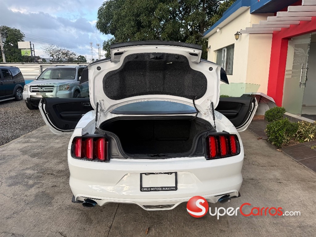 2016 Ford Mustang — foto 8 / 12
