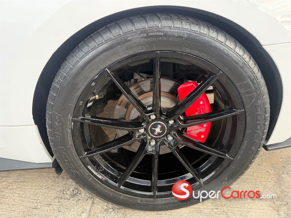 2016 Ford Mustang — foto 10 / 12