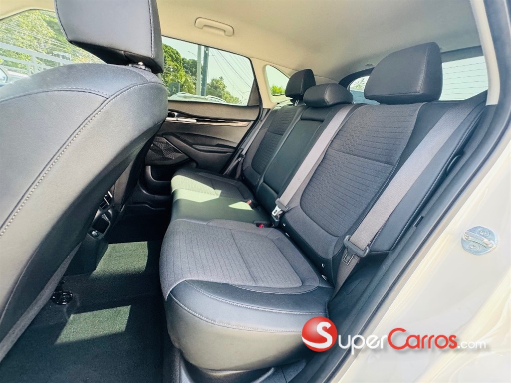 2023 Kia Seltos — foto 8 / 12