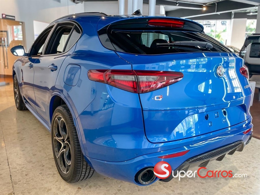 2023 Alfa Romeo Stelvio — foto 4 / 12