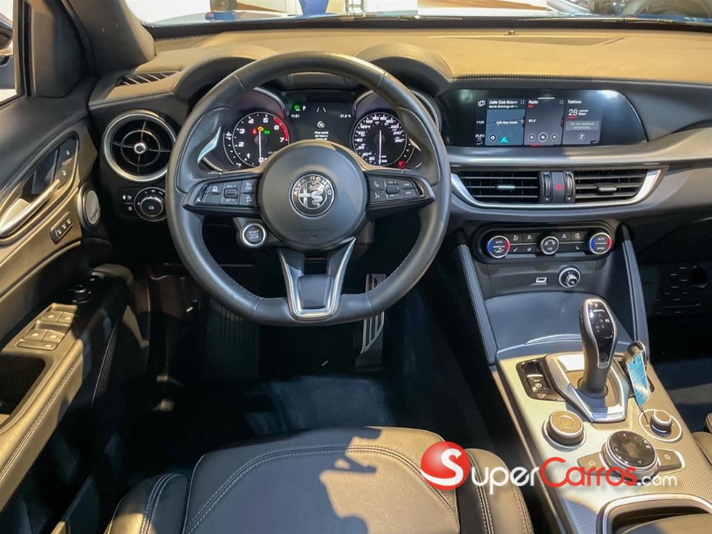 2023 Alfa Romeo Stelvio — foto 8 / 12