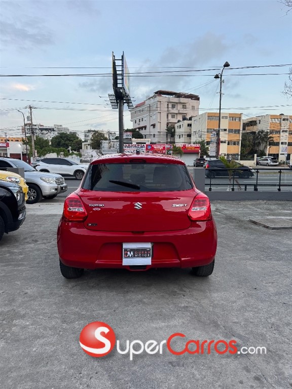 2019 Suzuki Swift — foto 8 / 12