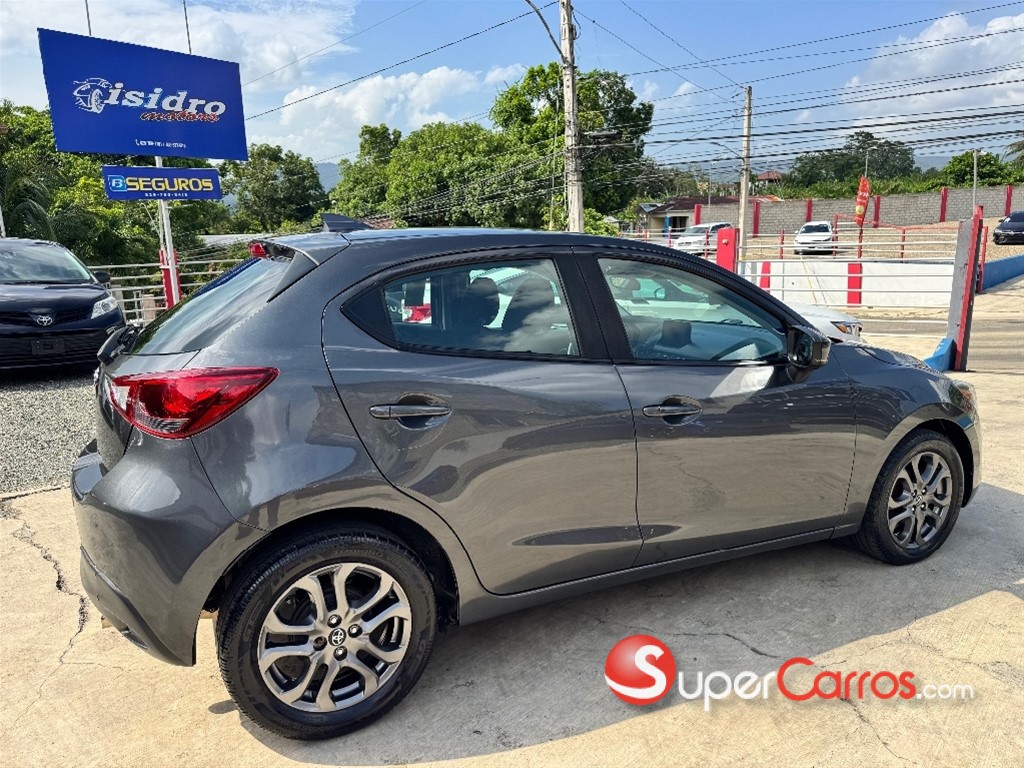 2020 Toyota Yaris Hatchback — foto 6 / 11