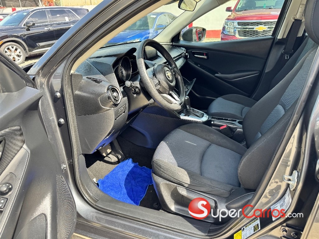 2020 Toyota Yaris Hatchback — foto 8 / 11