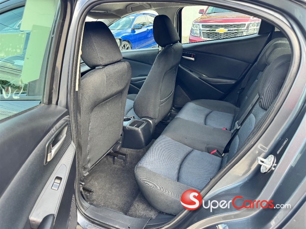 2020 Toyota Yaris Hatchback — foto 10 / 11