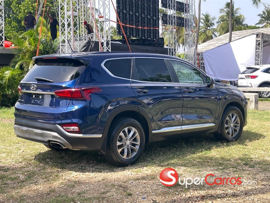 2020 Hyundai Santa Fe SE — foto 3 / 9