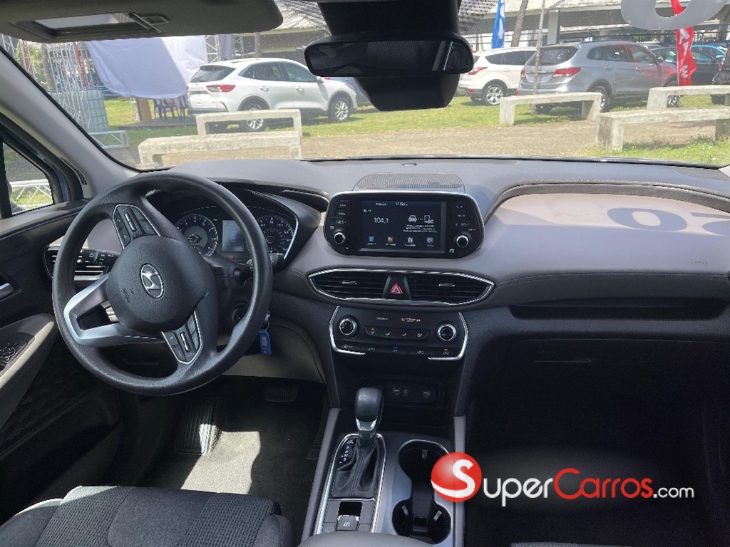 2020 Hyundai Santa Fe SE — foto 6 / 9