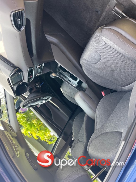 2020 Hyundai Santa Fe SE — foto 7 / 9