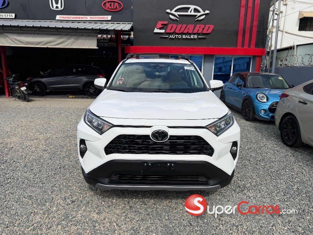 2021 Toyota RAV4 XLE — foto 2 / 12
