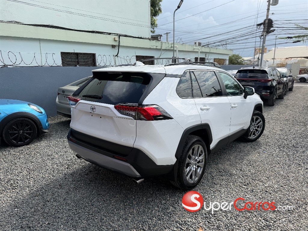 2021 Toyota RAV4 XLE — foto 4 / 12