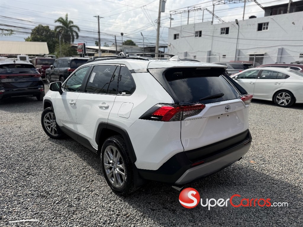 2021 Toyota RAV4 XLE — foto 5 / 12