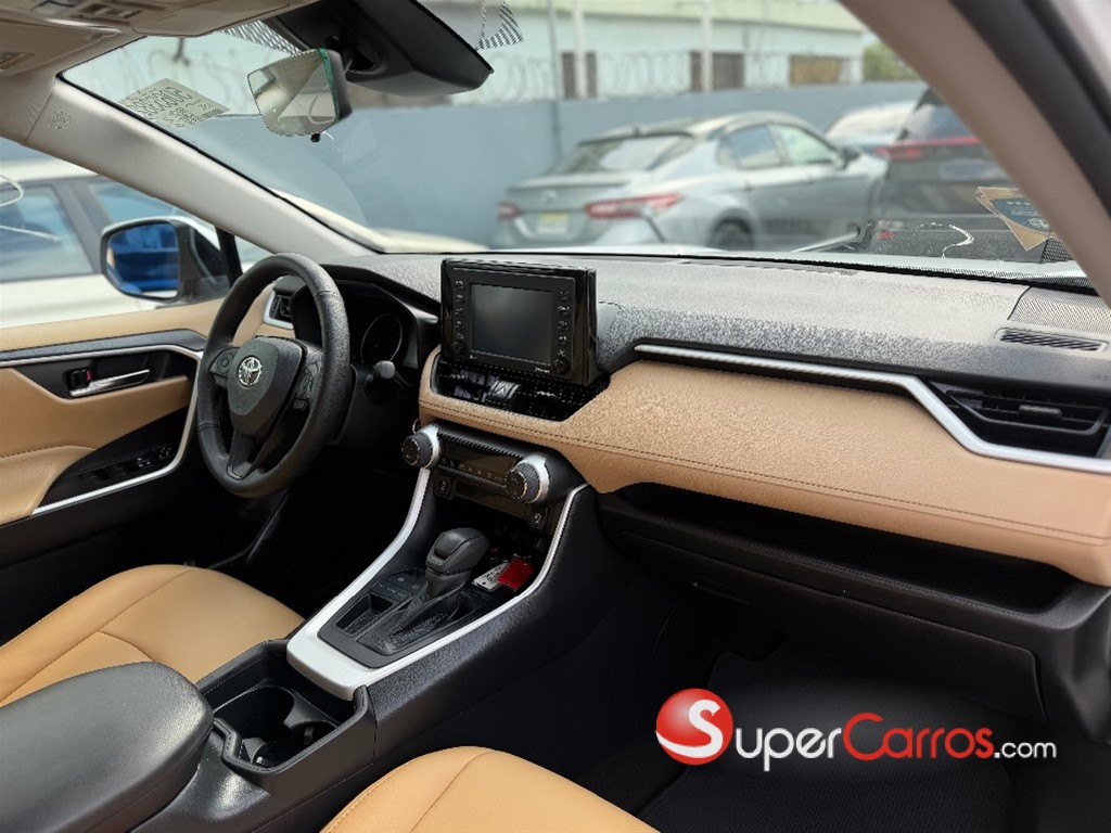 2021 Toyota RAV4 XLE — foto 8 / 12