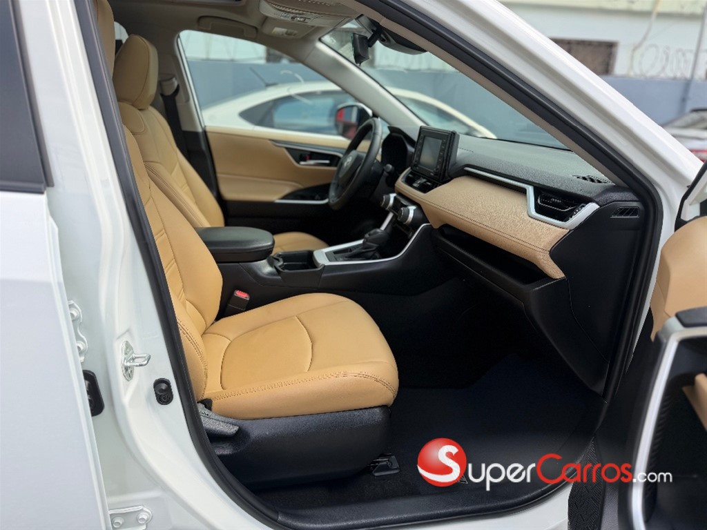 2021 Toyota RAV4 XLE — foto 9 / 12