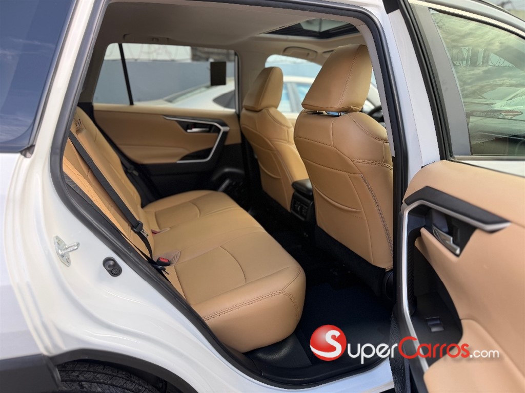 2021 Toyota RAV4 XLE — foto 10 / 12