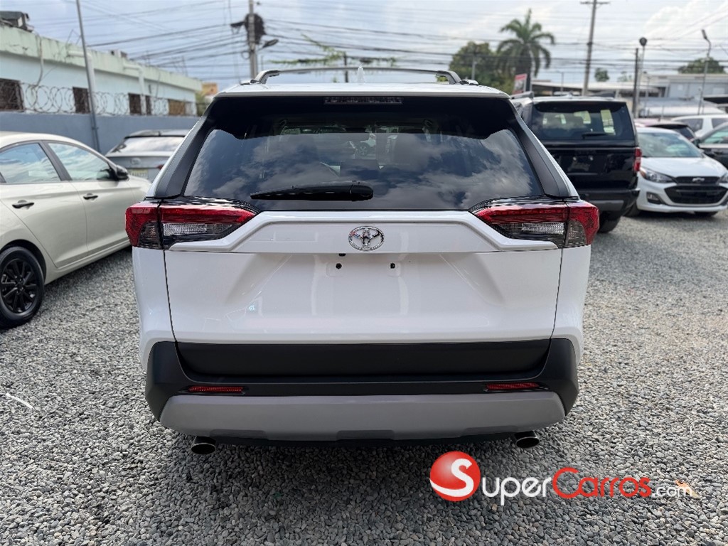 2021 Toyota RAV4 XLE — foto 11 / 12